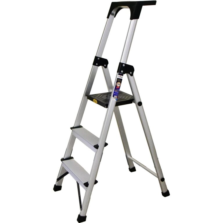 نردبان آلومینیومی یونیک کد UN-2303 سه پله